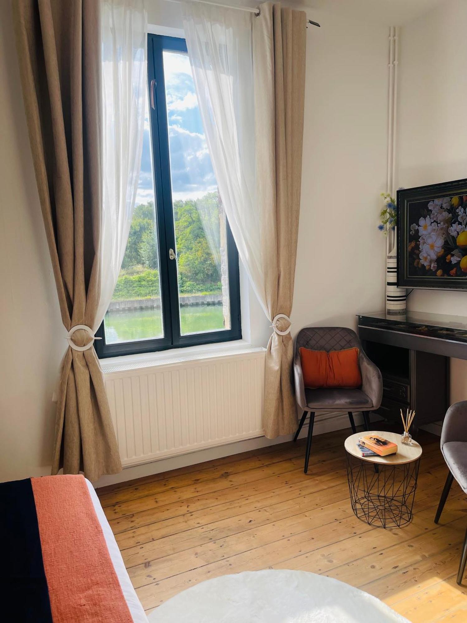 Maison "Au Fil De L'Eau" Douai Extérieur photo