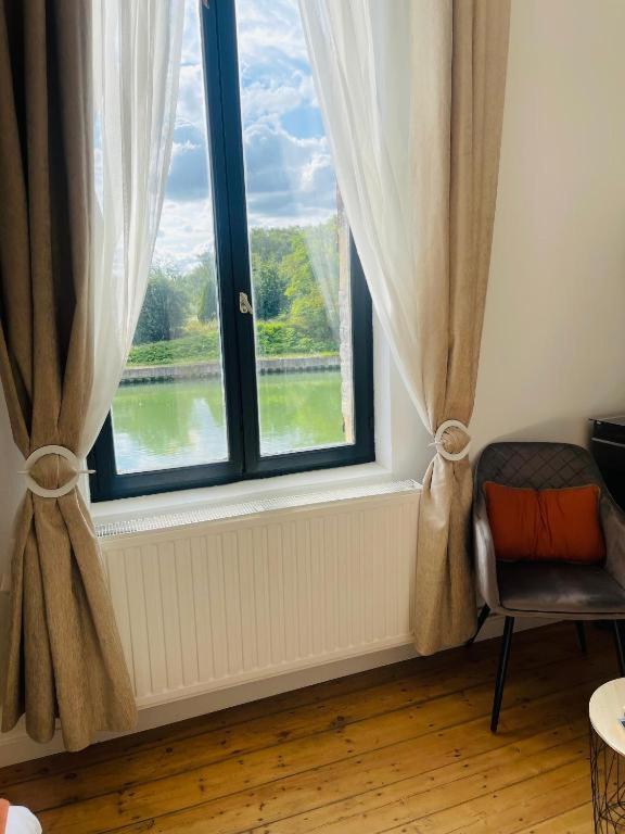 Maison "Au Fil De L'Eau" Douai Extérieur photo